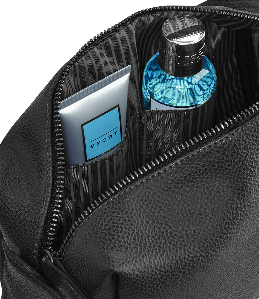 Quadra NuHide® Wash Bag